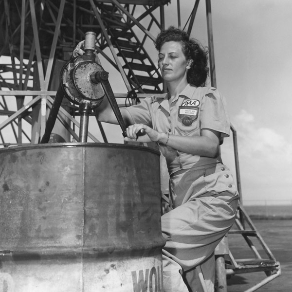 pan-am-woman-pumping-solvents